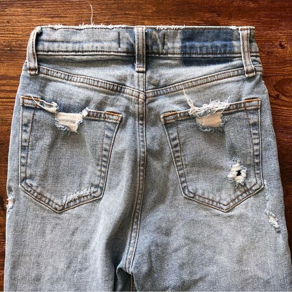 Abercrombie & Fitch Ankle Straight Ultra High Rise Distressed Jeans - Picture 7 of 8